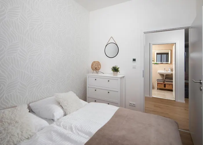 Holia, Kubinska Hola * 돌니 쿠빈