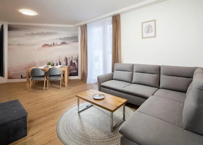 Holia, Kubinska Hola * 돌니 쿠빈