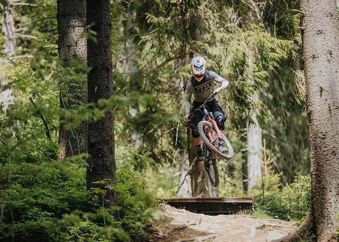 Holia, Kubinska Hola * 돌니 쿠빈